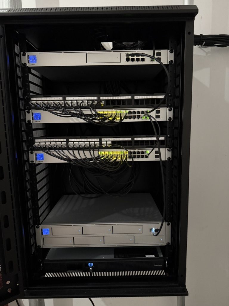 UniFi server rack with switches, patch panels and NVR, professionally installed